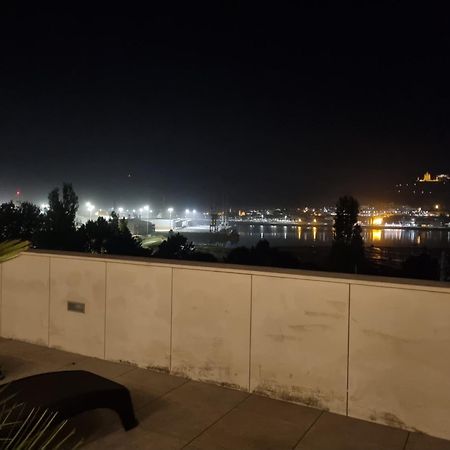 River Town View - Luxury Apartment With Jacuzzi On Terrace Βιάνα ντο Καστέλο Εξωτερικό φωτογραφία