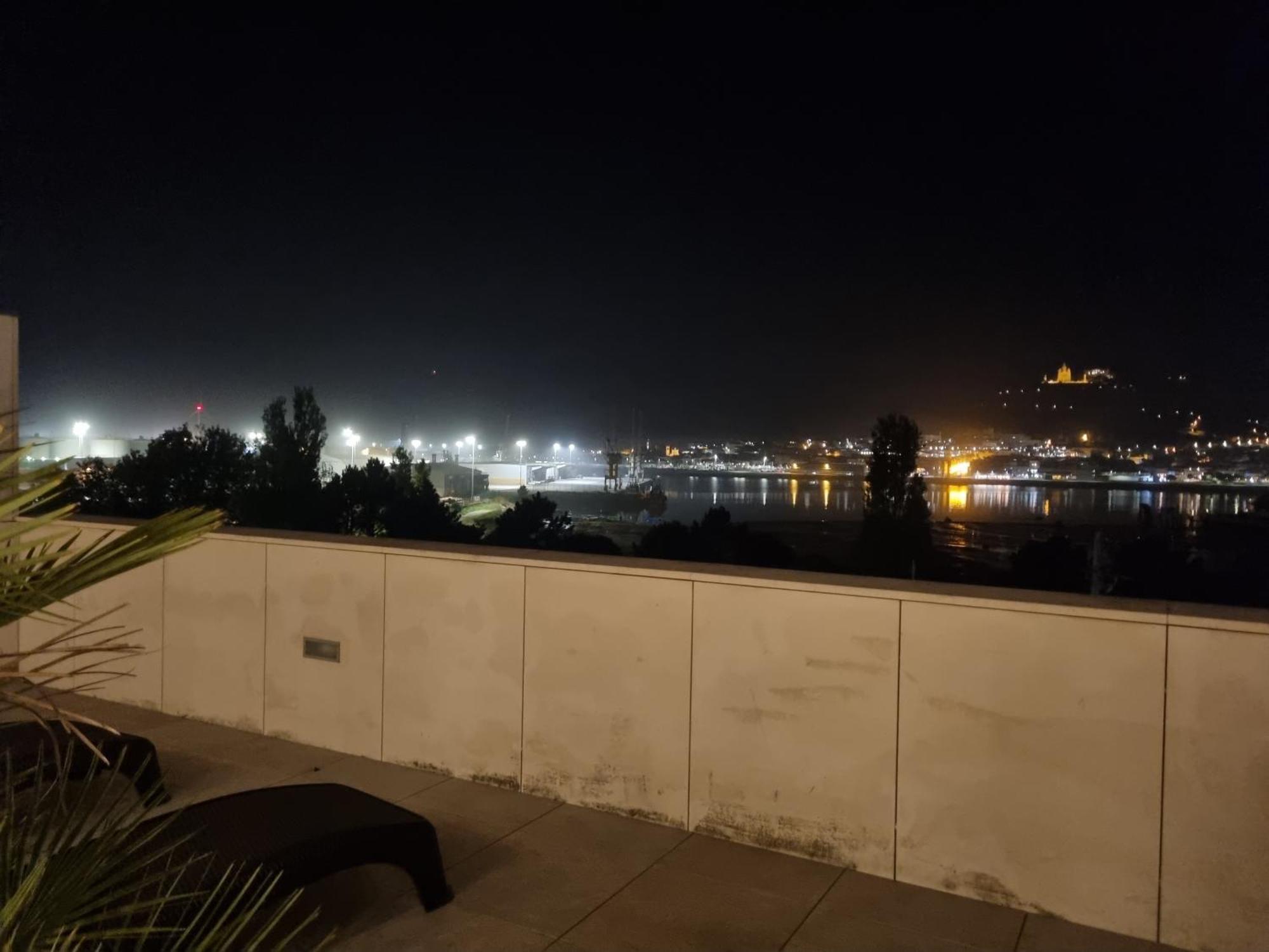 River Town View - Luxury Apartment With Jacuzzi On Terrace Βιάνα ντο Καστέλο Εξωτερικό φωτογραφία