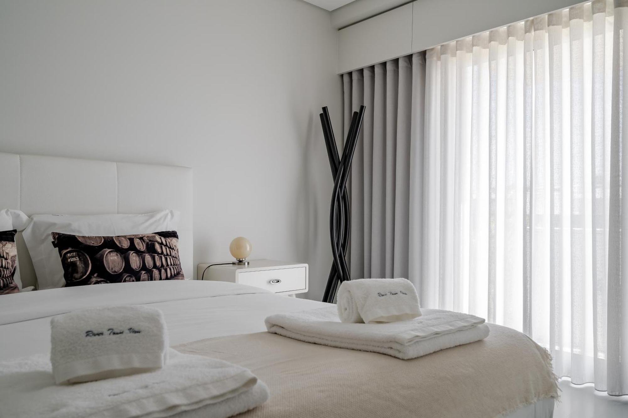 River Town View - Luxury Apartment With Jacuzzi On Terrace Βιάνα ντο Καστέλο Εξωτερικό φωτογραφία